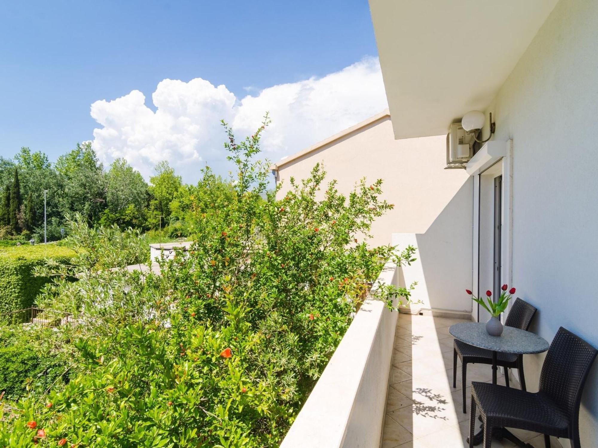 Apartments & Rooms Bari I - Studio Apartment With Balcony And Garden View First Floor -Apt 2 Mlini Exterior photo